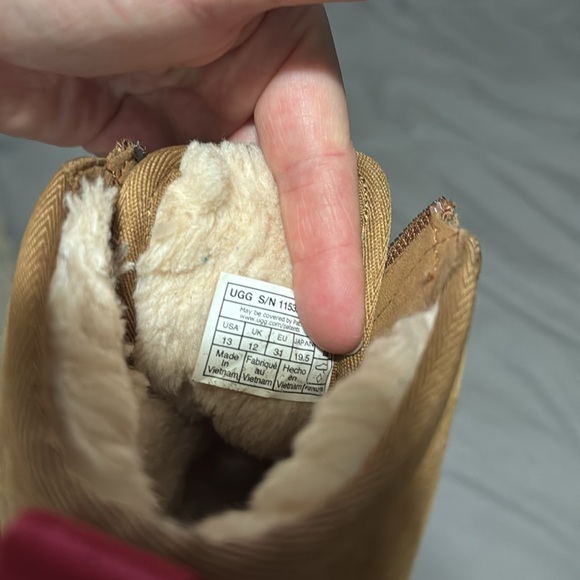 Kids Uggs boots - Picture 5 of 6